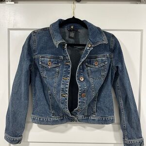 Classic Cropped Blue Denim Jacket